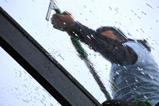 تنظيف واجهات الزجاج بخميس مشيط